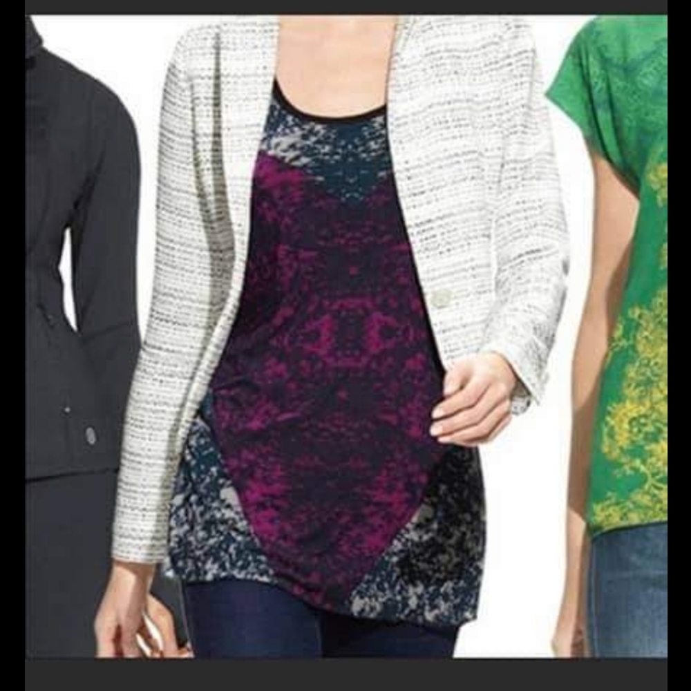 CAbi Sleeveless Black w/ Pink Heart Love Top